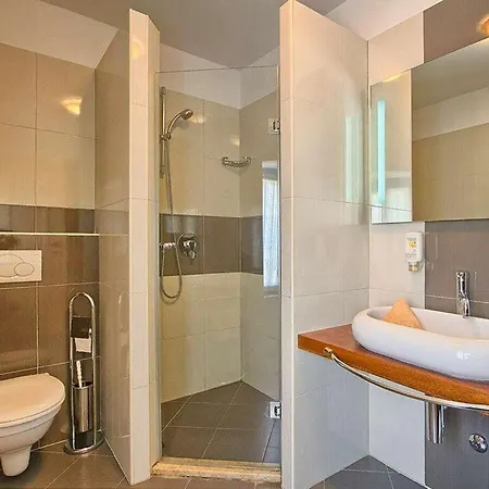 Simone Comfortable Porec